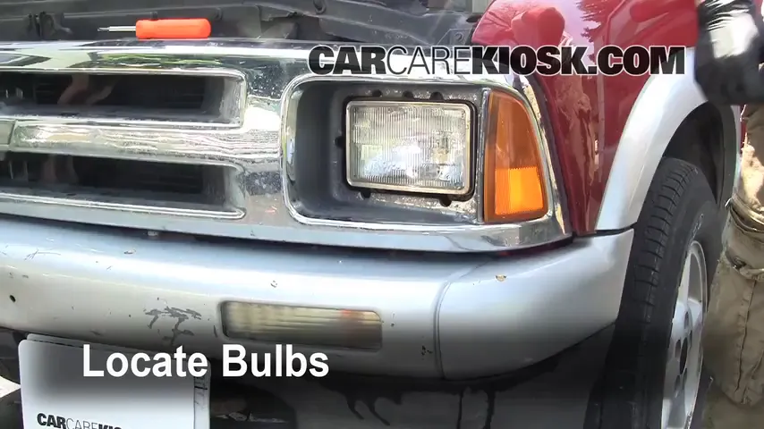 1995 Chevrolet Blazer LT 4.3L V6 (4 Door) Lights Turn Signal - Front (replace bulb)
